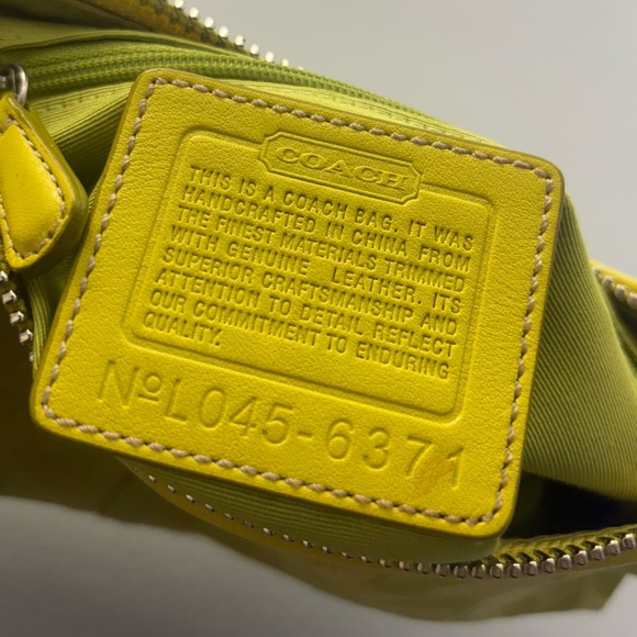 💛💚COACH 6371 Y2K Lime East-West Hampton Signature Demi Soho Baguette💚💛 - Picture 16 of 16